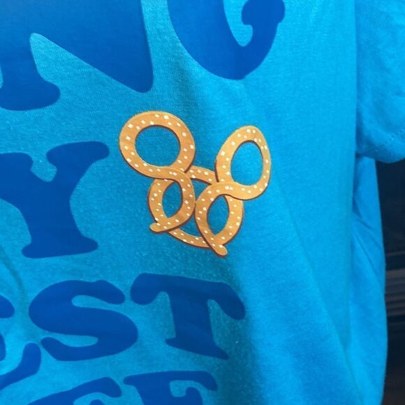 Disney Parks Living my best life T-shirt, size 2X, fair used condition - Picture 5 of 10